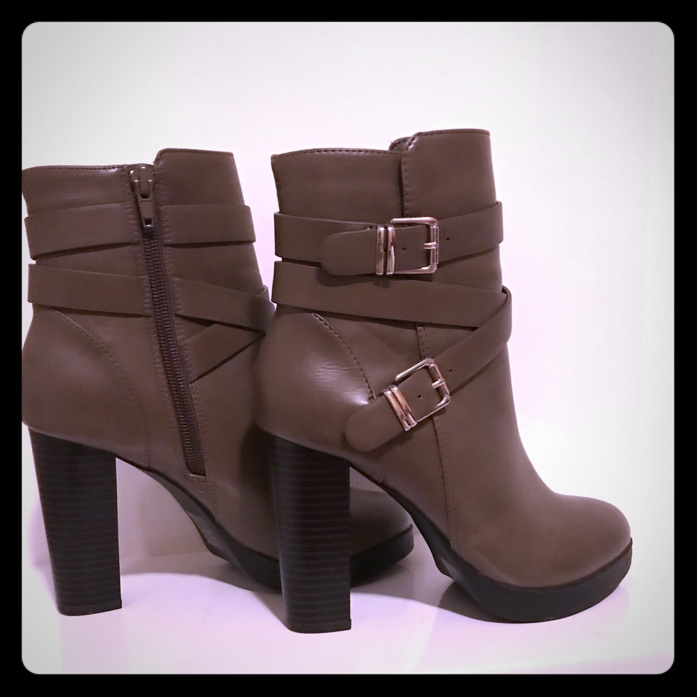 High heel boots